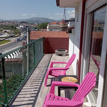 Penthouse With A Great View Apartment Podstrana